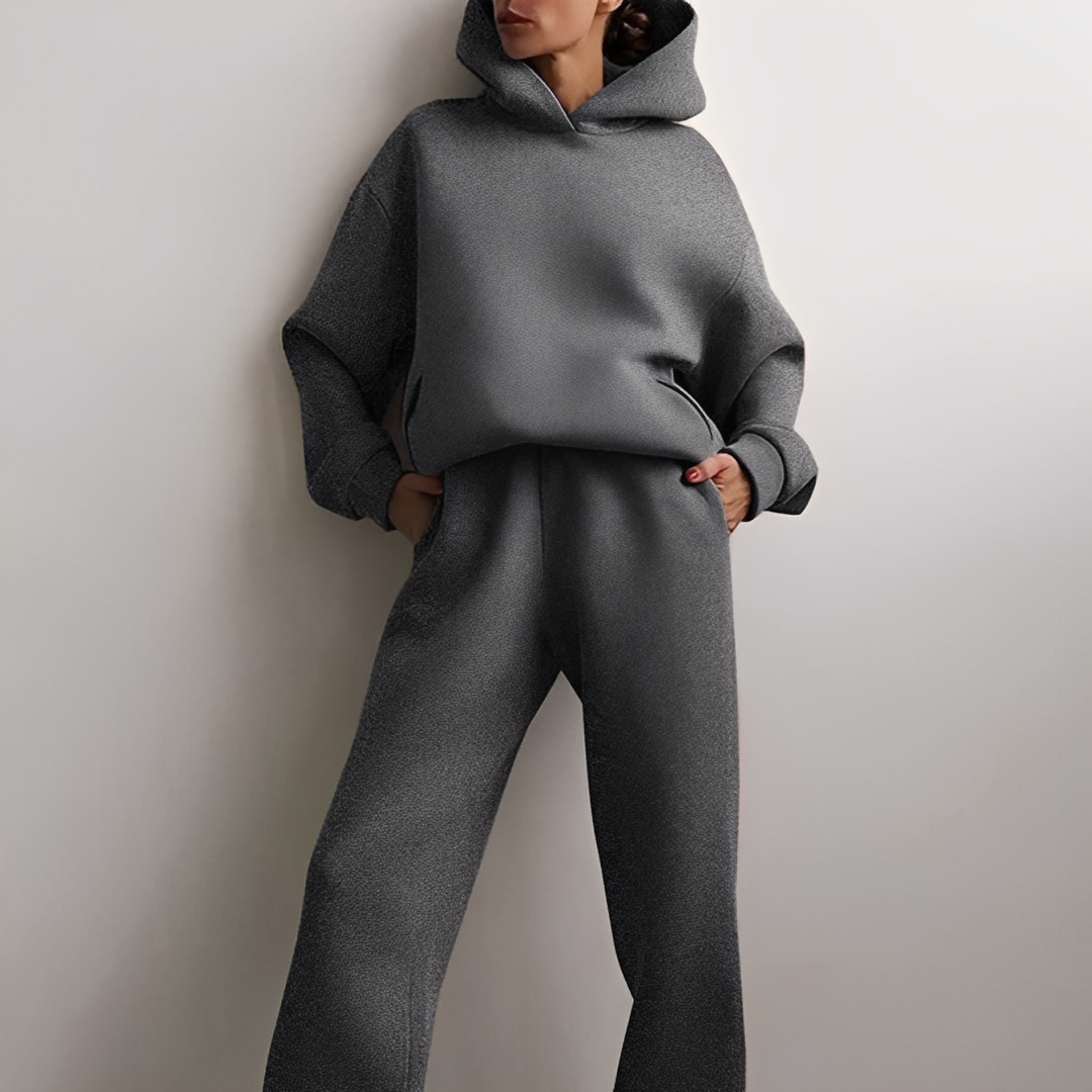 Carolyne - Kobiecy zimowy zestaw oversize z kurtką i spodniami