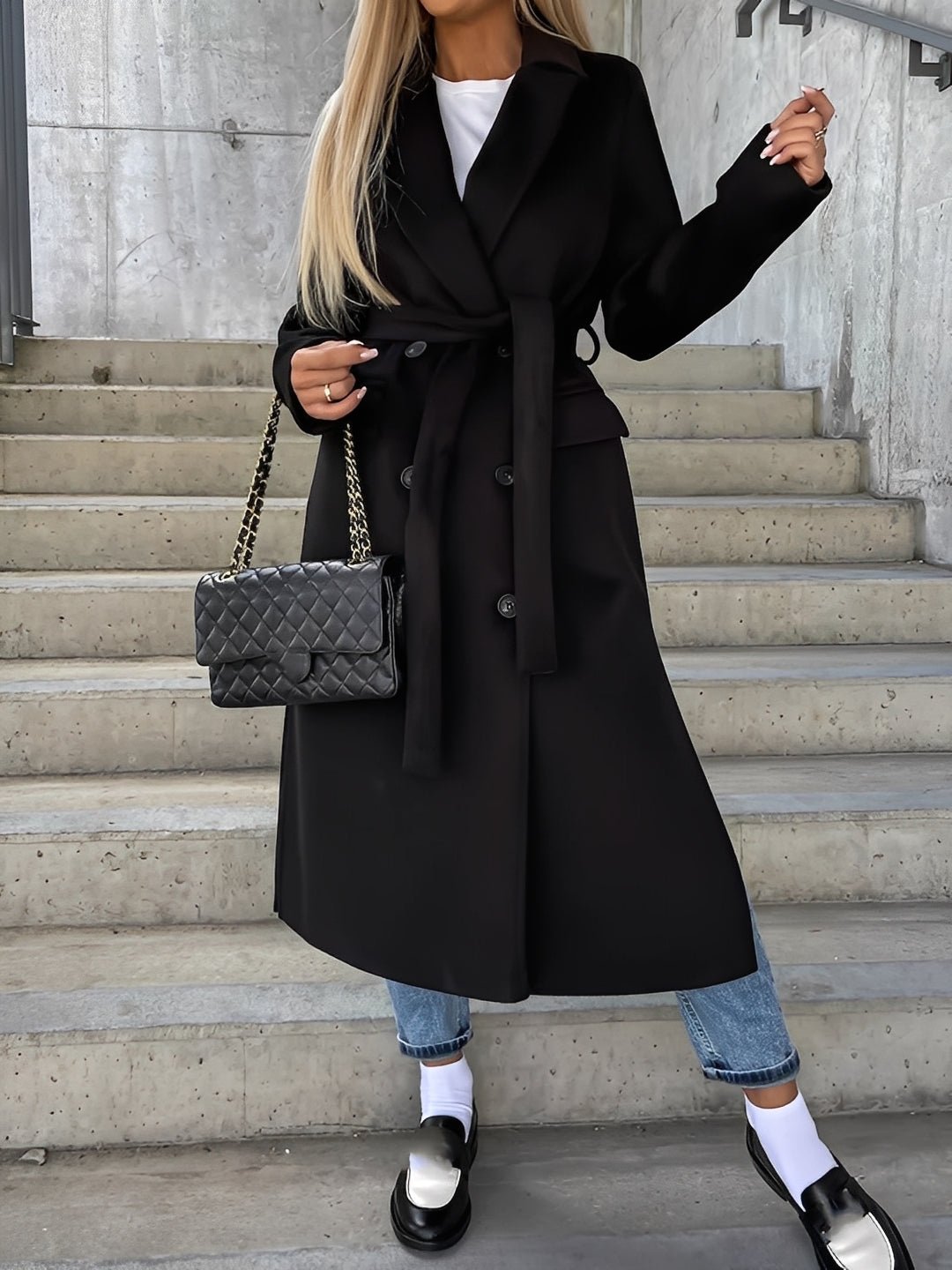 Suzanne - Klasyczny dwurzędowy płaszcz damski z paskiem