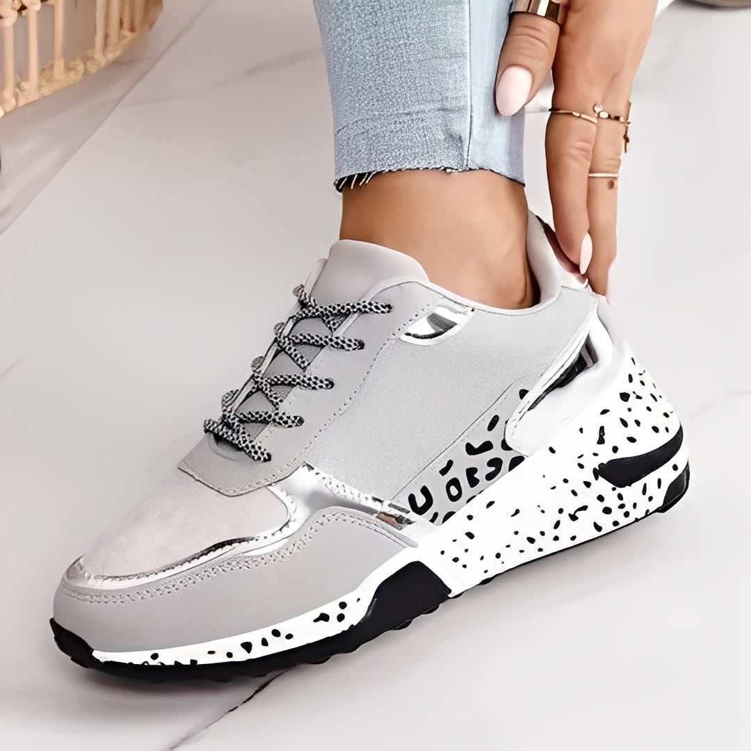 Penelope - Komfortowe sneakersy na koturnie dla pań