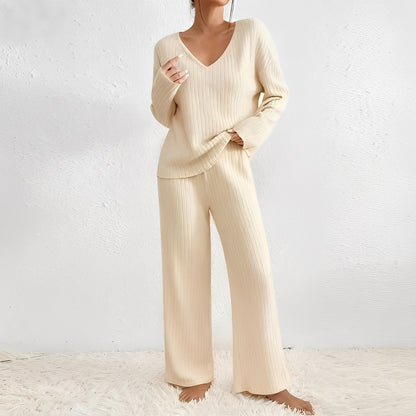 Carly - Nowoczesny dwuczęściowy zestaw dzianinowy dla kobiet