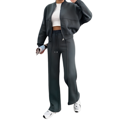 Nina - Nowoczesny dwuczęściowy zestaw wypoczynkowy dla kobiet