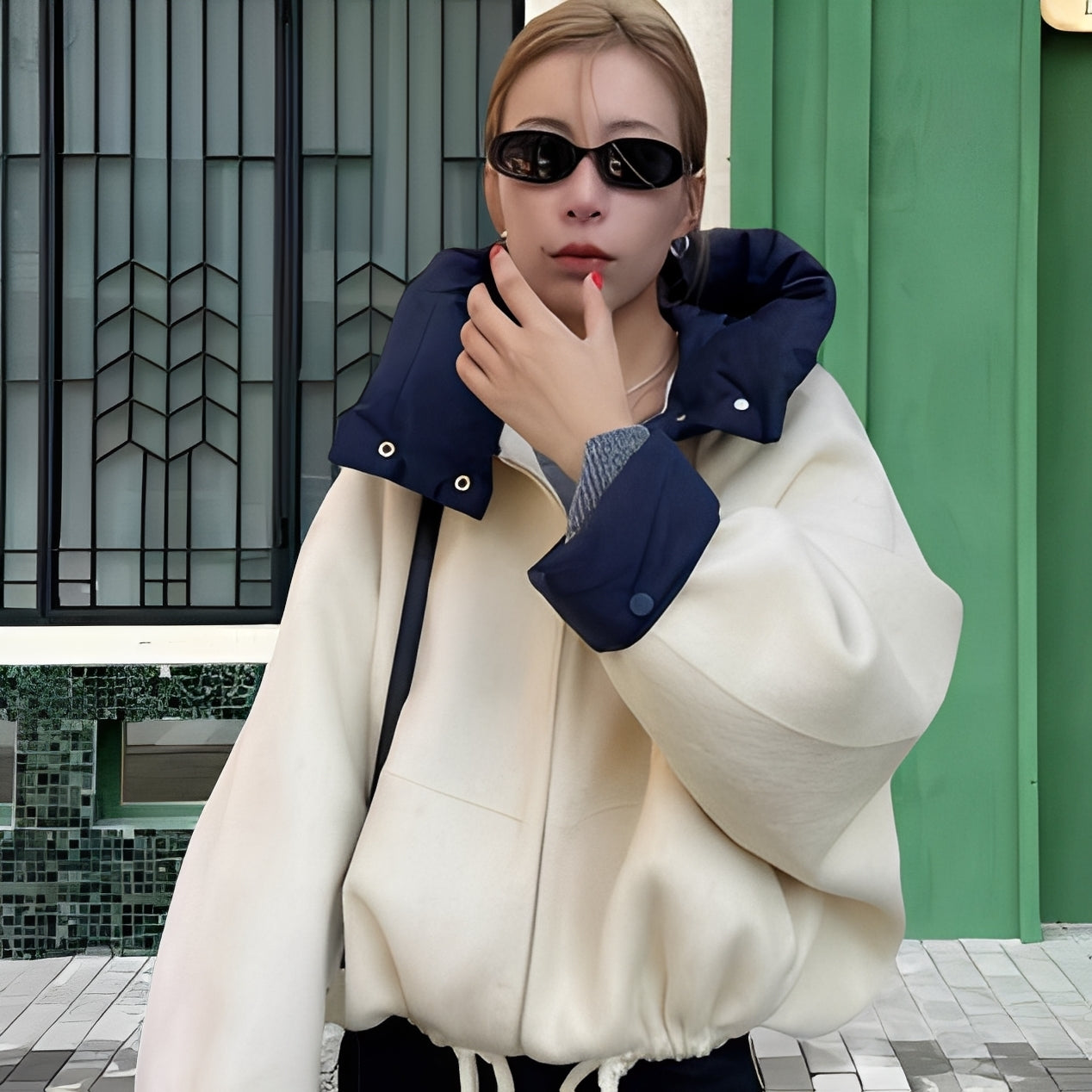 Alexa - Luźna wełniana kurtka z kapturem dla kobiet