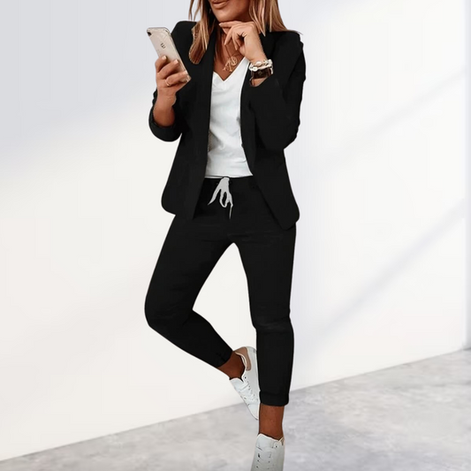 Amélie – Stylowy blezer i dopasowane spodnie