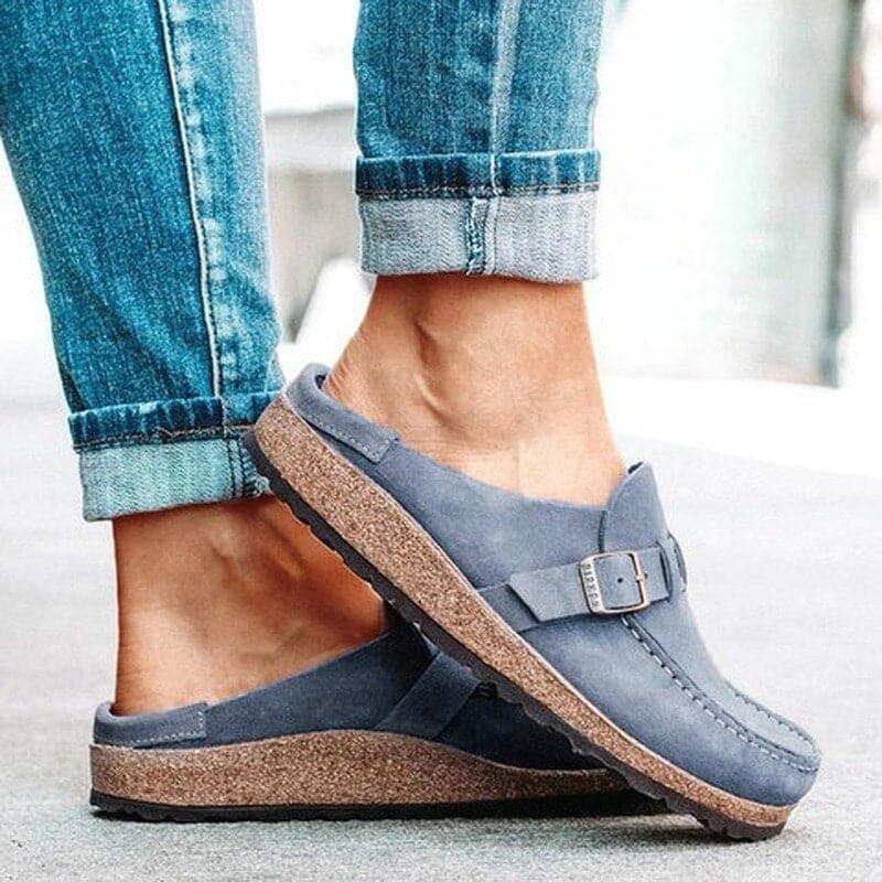 Sofie – Wygodne damskie klapki z regulowanym paskiem