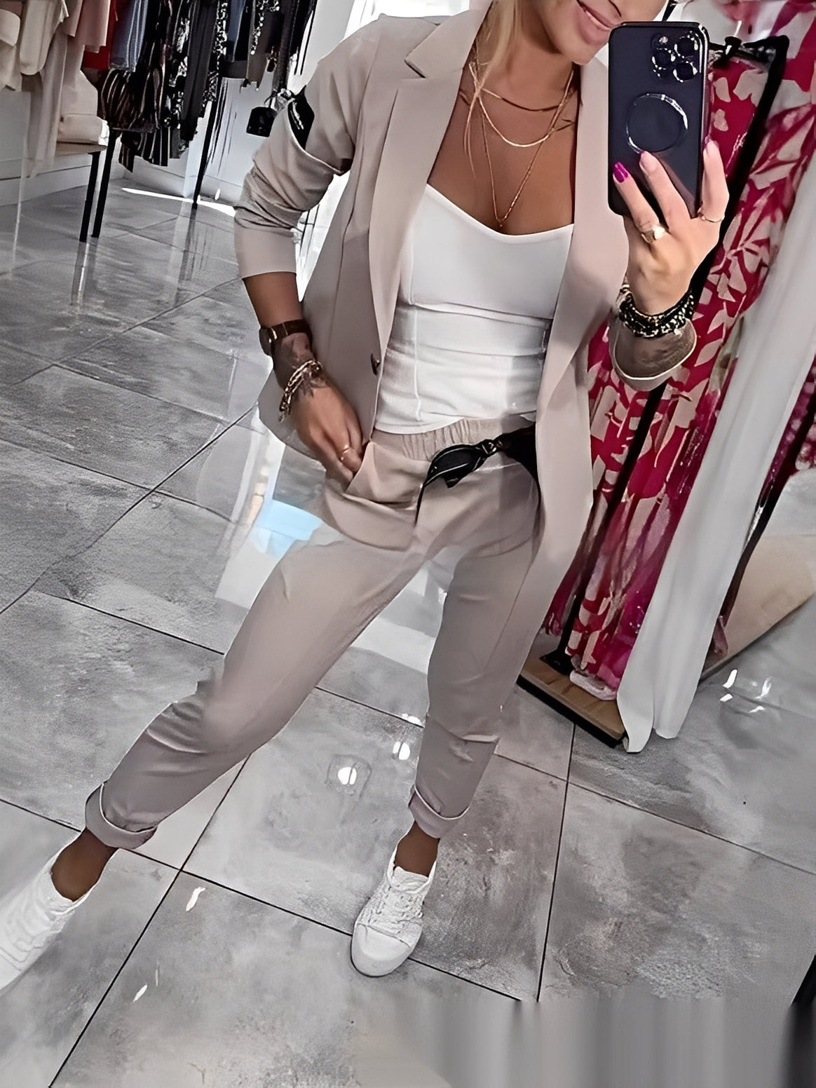 Kassandra - Modny dres dla kobiet