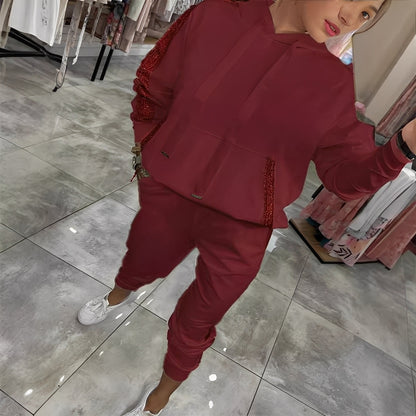 Tiffany - Stylowy komplet bluzy z kapturem i spodni dla kobiet