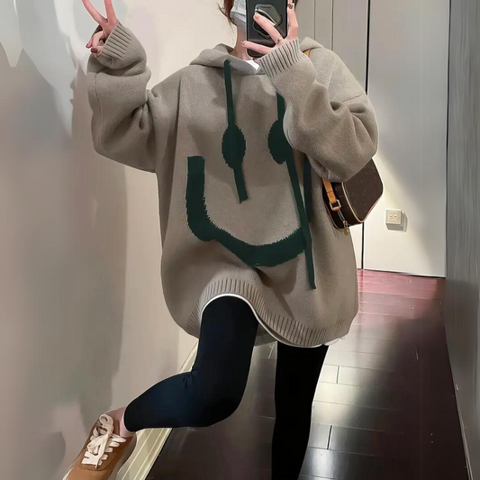 Emelia - Luźny damski hoodie z motywem uśmiechu