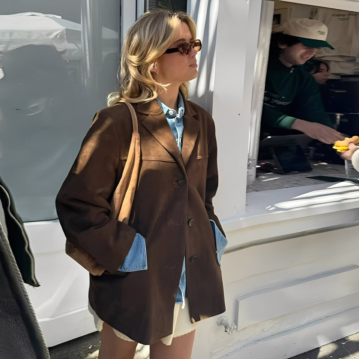 Laura - Klasyczna kurtka skórzana z tradycyjnym kołnierzem dla kobiet