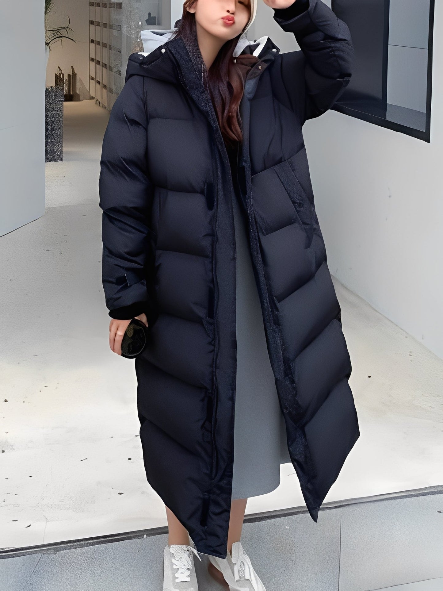 Hazel - Elegancka długa kurtka z kapturem dla kobiet
