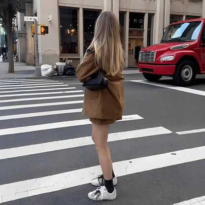 Ashlea - Elegancki blezer z kołnierzem i spódnicą dla kobiet