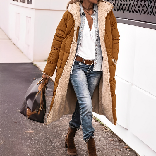 Nadège - Damski długi pikowany płaszcz zimowy z kapturem