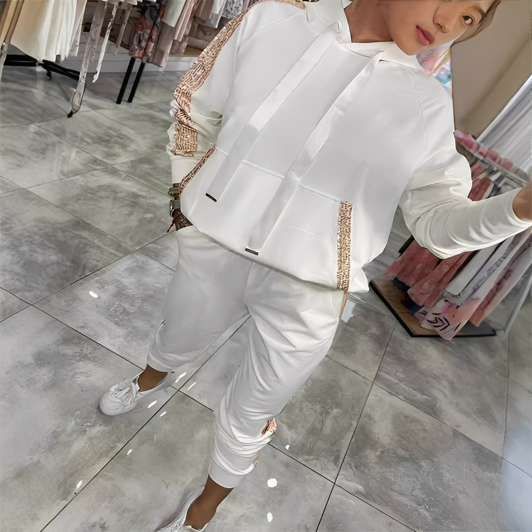 Tiffany - Stylowy komplet bluzy z kapturem i spodni dla kobiet