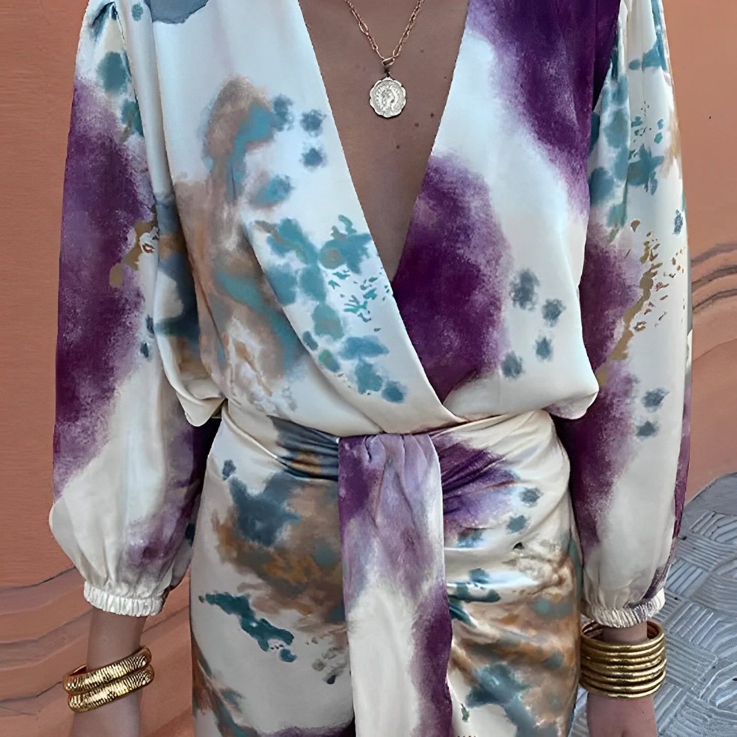 Jazmyn - Elegancka sukienka z dekoltem V