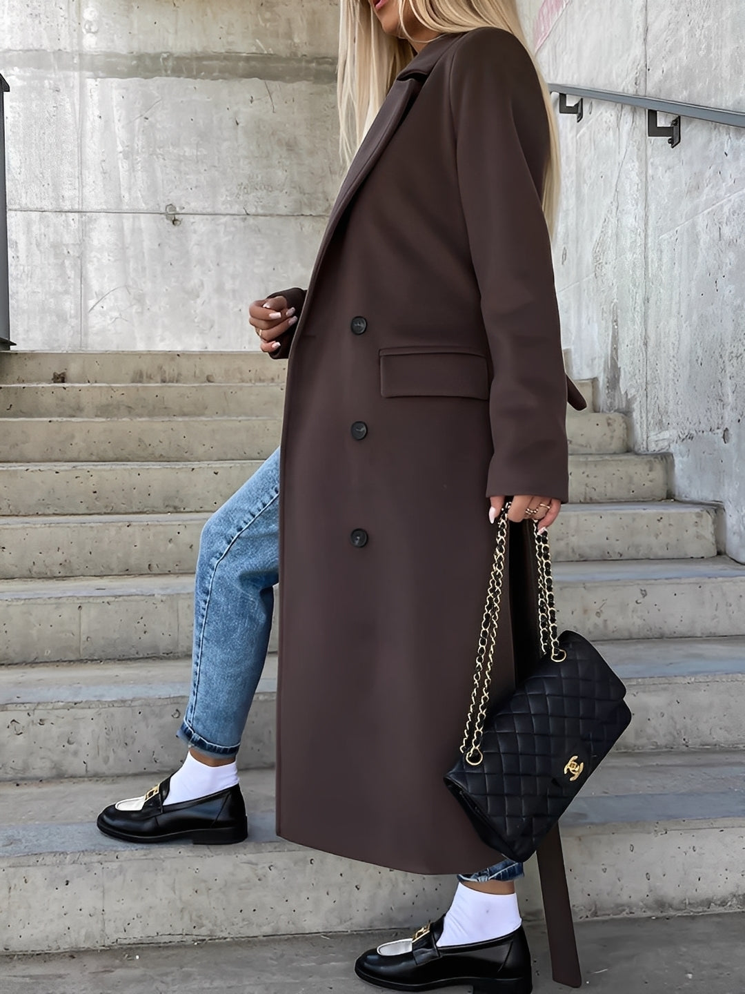 Suzanne - Klasyczny dwurzędowy płaszcz damski z paskiem