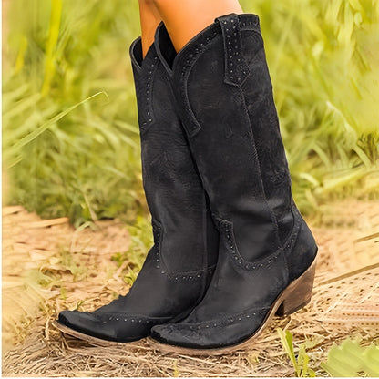 Bernardine - Modne botki z ćwiekami dla kobiet