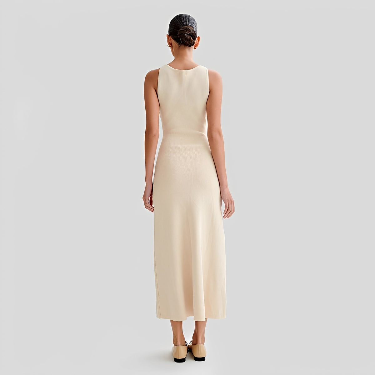 Jessica - Elegancka długa sukienka midi z guzikami dla kobiet