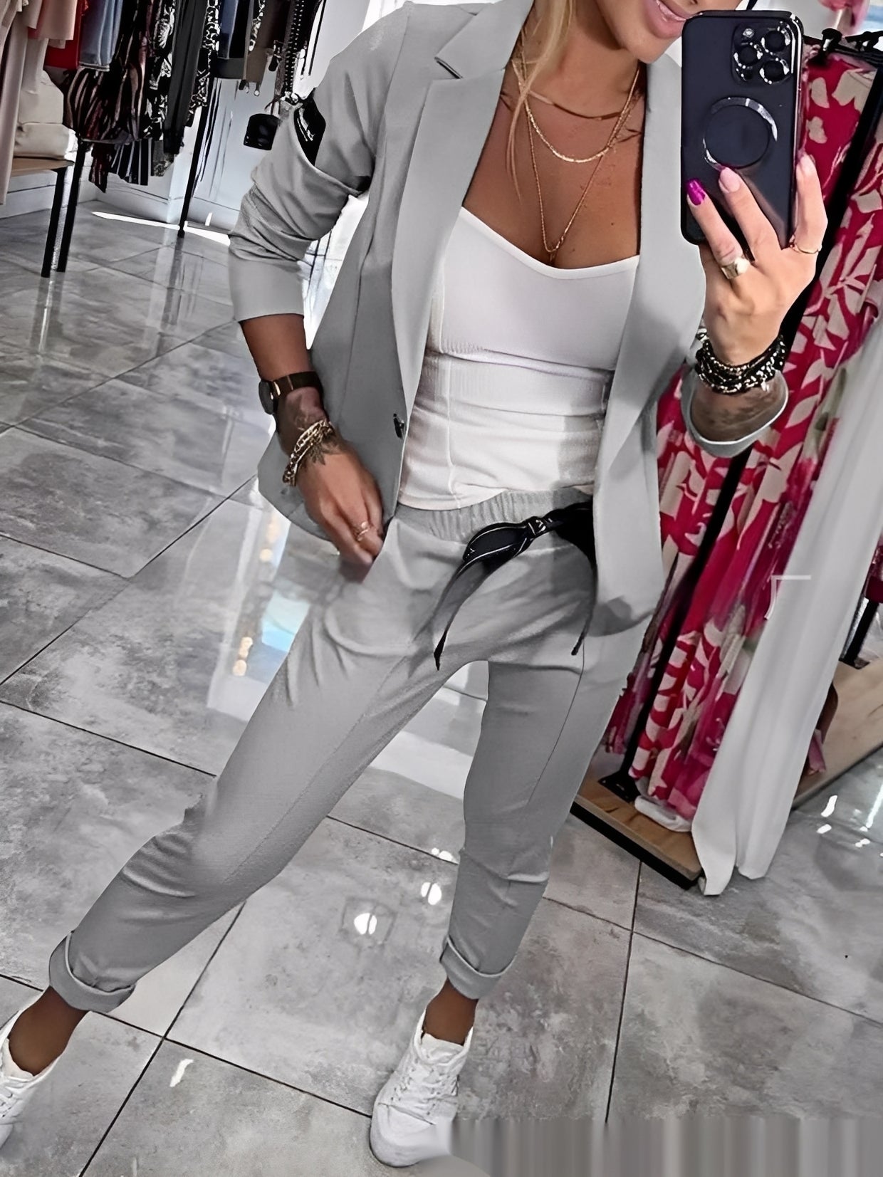 Kassandra - Modny dres dla kobiet