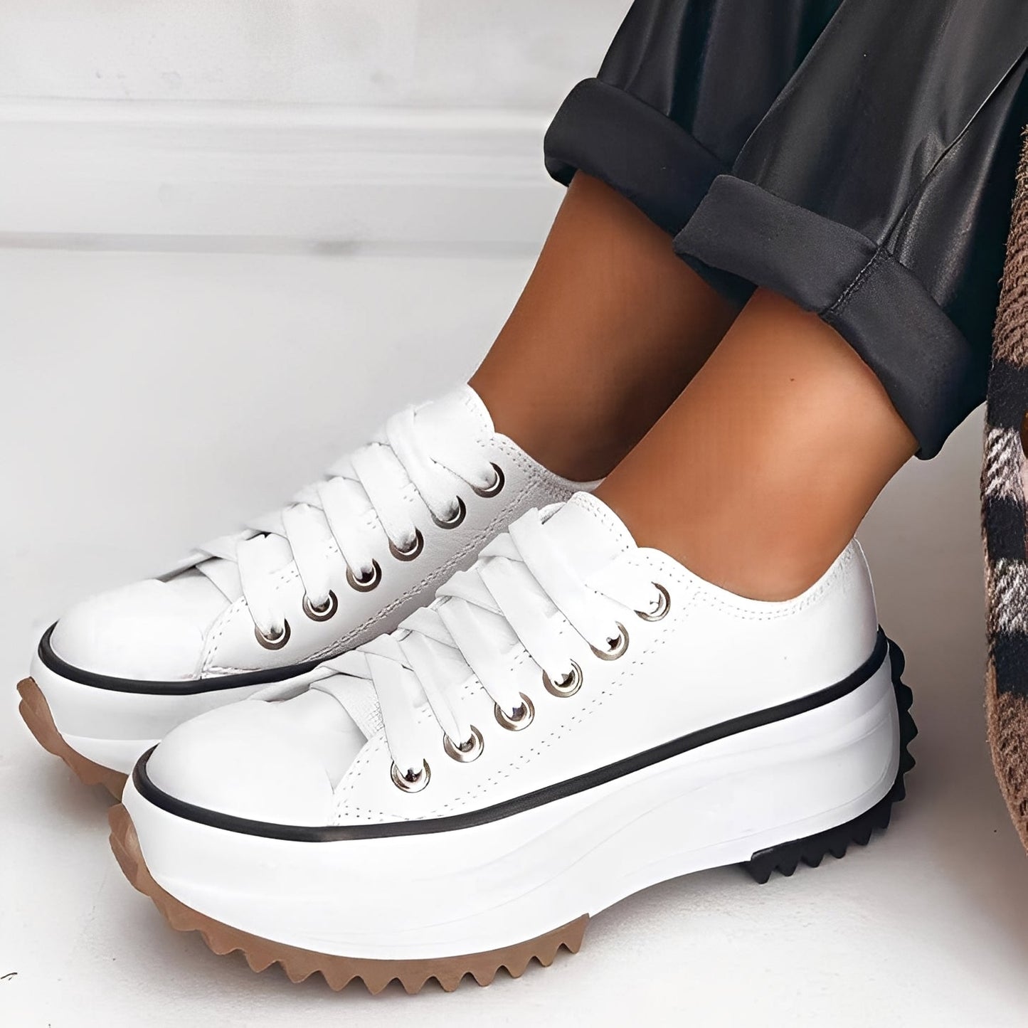 Lorayne - Kobiece buty na grubej podeszwie do rekreacji