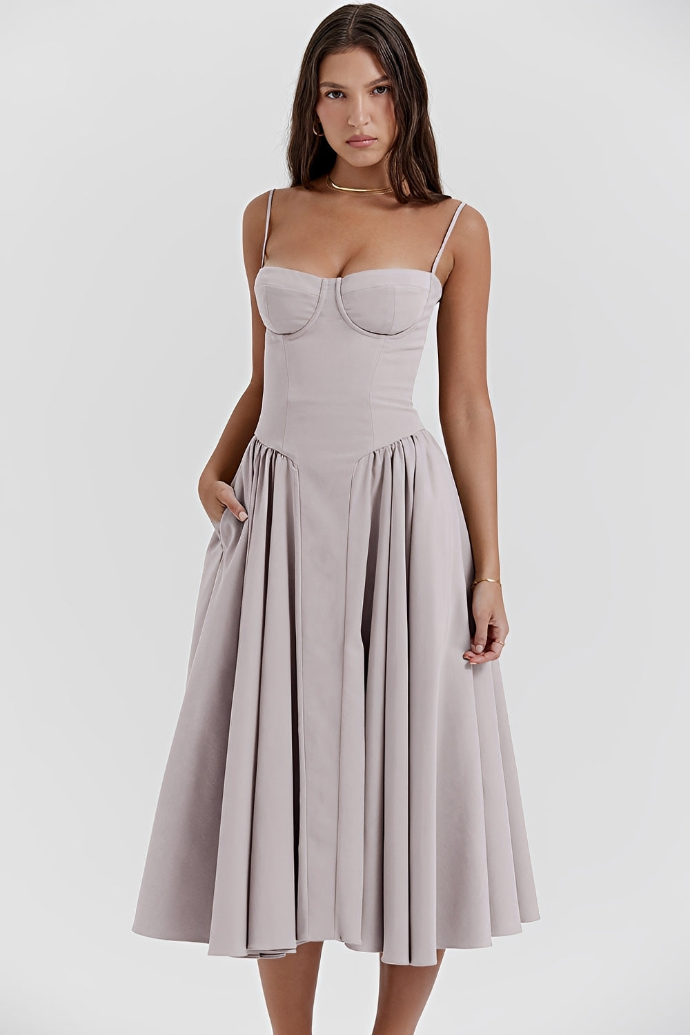 Bonnie - Swobodne, otwarte na plecach sukienka na ramiączka dla kobiet