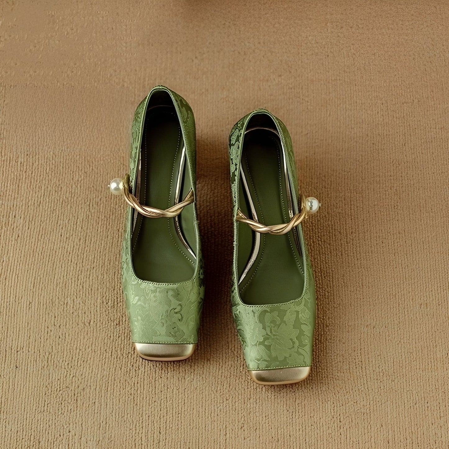 Rhonda - Ekskluzywne stylowe damskie buty na blokowym obcasie z tłoczeniem