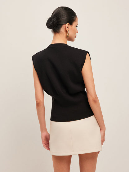 Annalena – Kamizelka dzianinowa z dekoltem w serek i guzikami