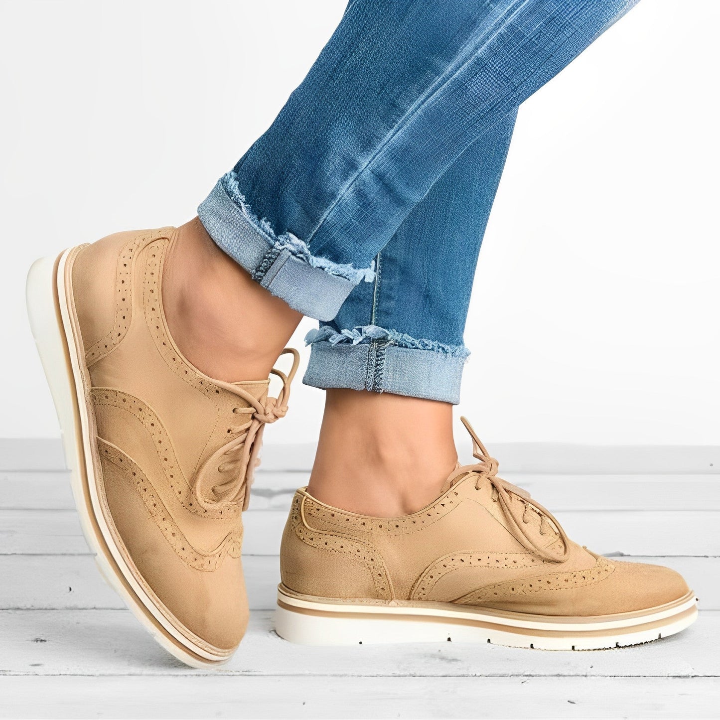Sloane – Oxford-sznurowane buty z wycięciem