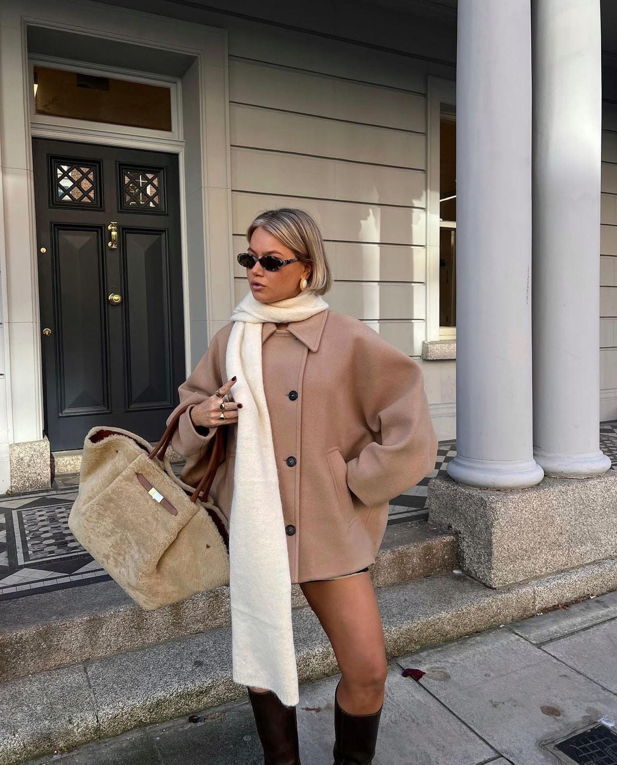 Elena – Płaszcz Oversize z Mieszanki Wełny Dwurzędowy