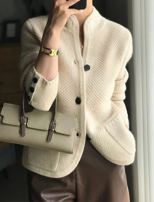 Carissa - stylowy kaszmirowy sweter z guzikami dla kobiet