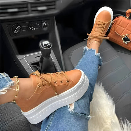 Valerie - Damskie trampki na platformie z masywną podeszwą