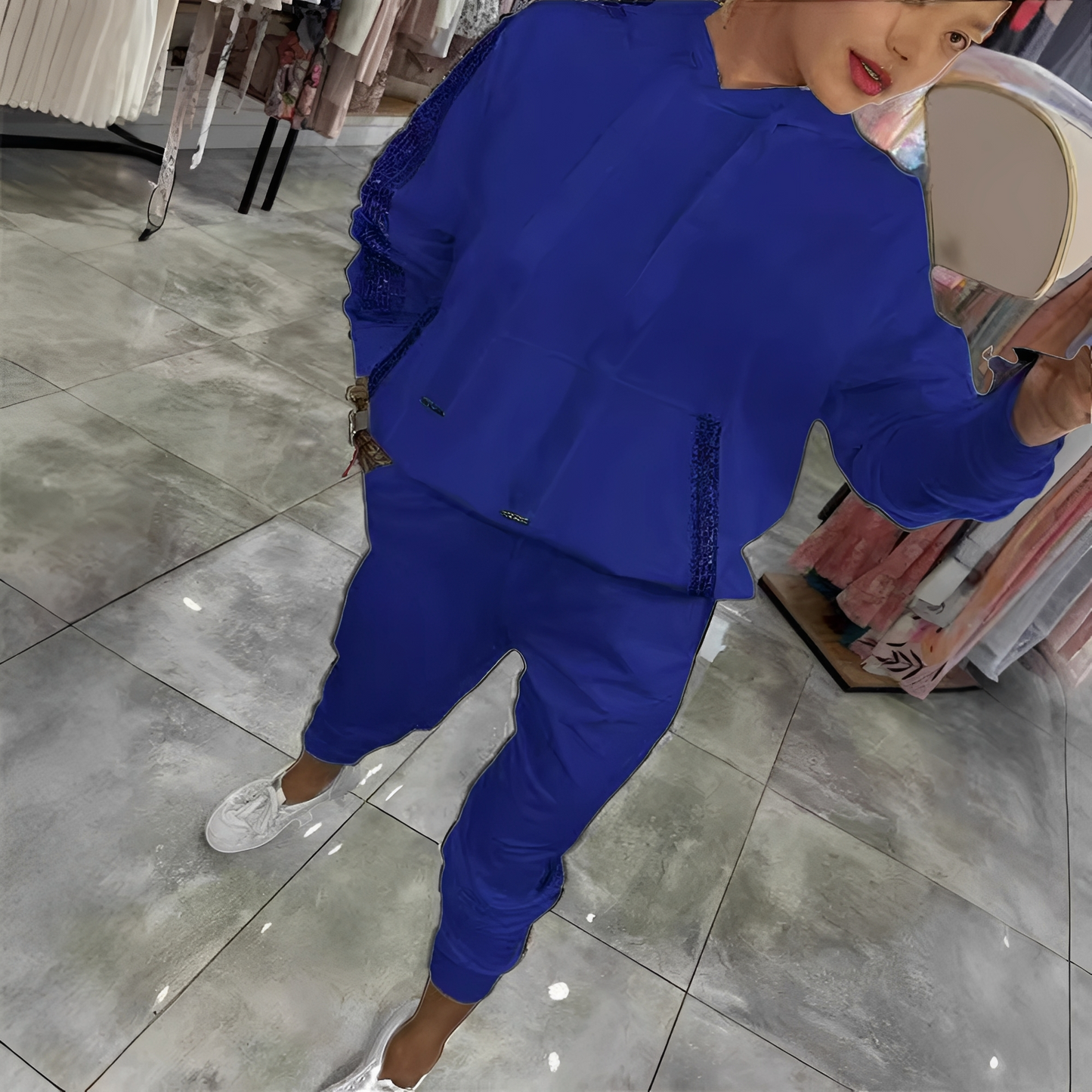 Tiffany - Stylowy komplet bluzy z kapturem i spodni dla kobiet