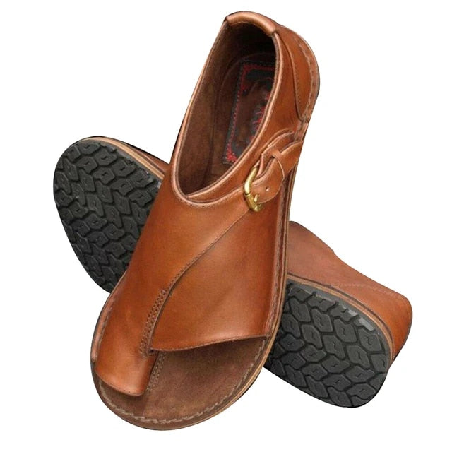 Elvina - Płaskie sandały z klamrą