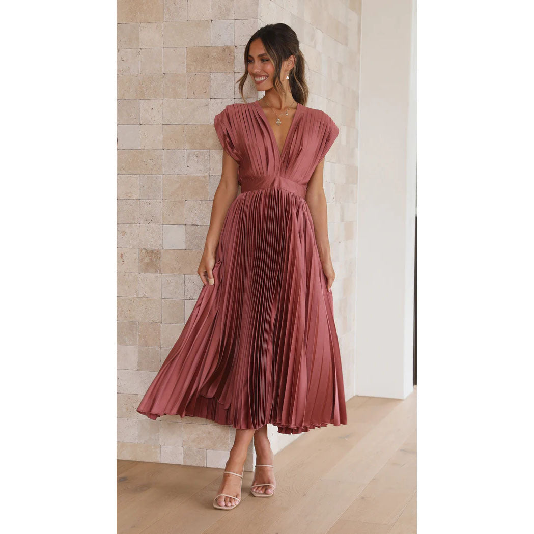 Melina – Plisowana Bezrękawnikowa Suknia Maxi
