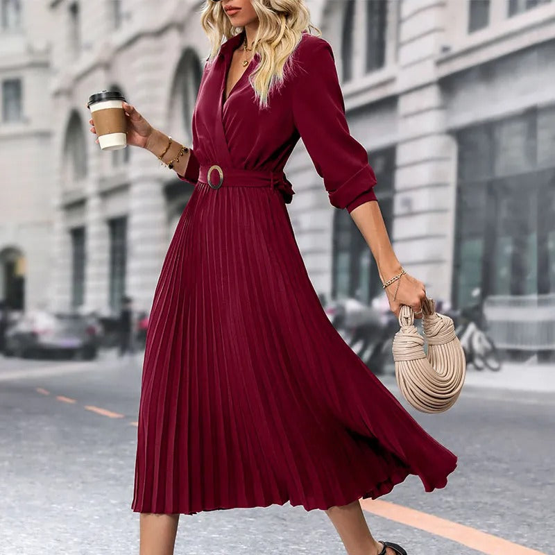 Clara - Elegancka sukienka z dekoltem w serek i złotym paskiem