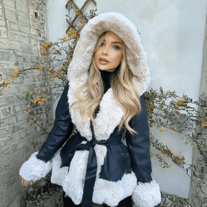 Madalyn - Stylowy kobiecy płaszcz z futrem i kapturem